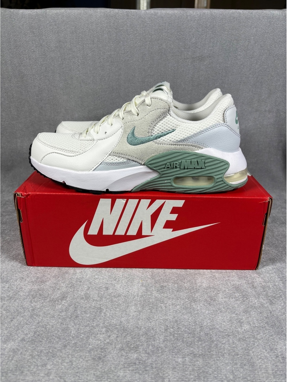 NIB Nike Air Max Excee Women Size 10 Summit White Cannon Sneakers CD5432-140